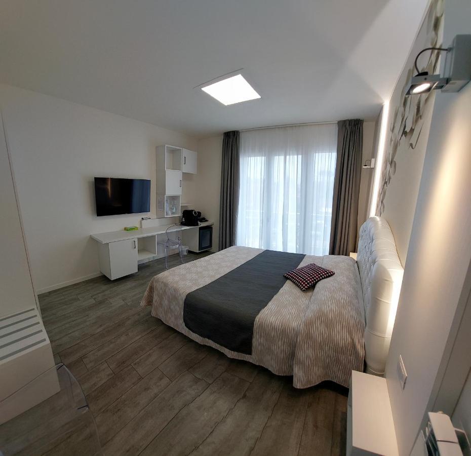 Hotel La Brise à Marina di Pietrasanta Extérieur photo